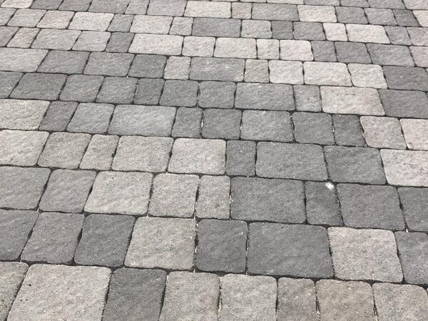 Beganit Carbon colormix betonski opločnik nepravilnog kamenog izgleda